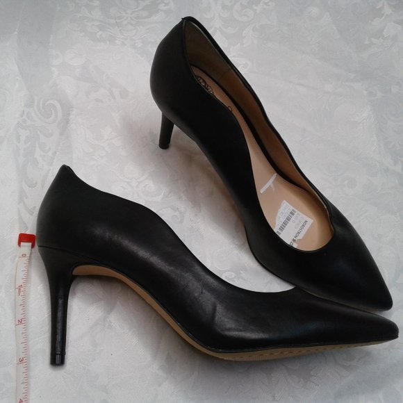 Vince Camuto Jaynita Pointed Toe Scallop 3" Heel Pumps Size 8M Black Leather - Picture 8 of 8